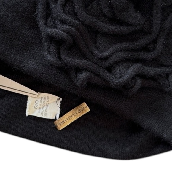 ZOE CUOTURE EUC Big Flower Cashmere Hat In Black O/S - Picture 4 of 5